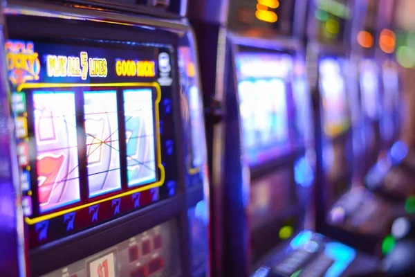 Mobile app user interface for live casino